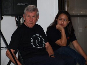 P&aring; bilden ses Advokat Heidi Caguioa och AKFs grundare Charles Wartenberg